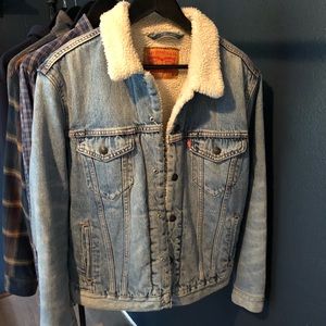 Levi’s trucker jacket. Size medium.